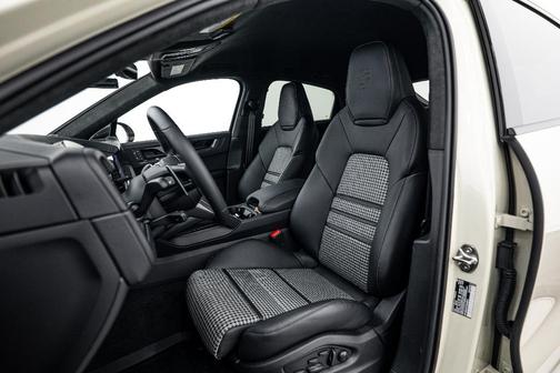 2026 Porsche Cayenne GTS