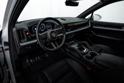 2024 Porsche Cayenne 