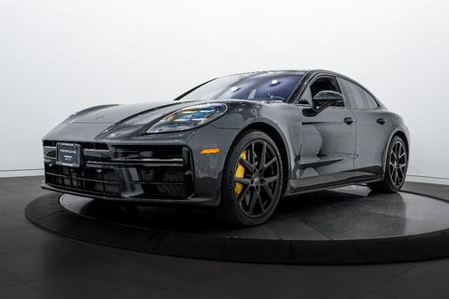 2025 Porsche Panamera Turbo