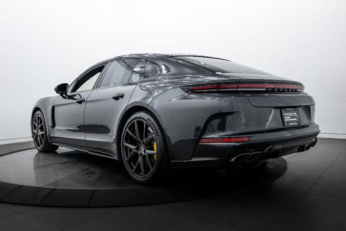 2025 Porsche Panamera Turbo