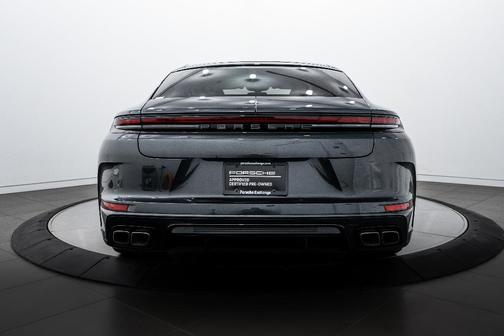2025 Porsche Panamera Turbo