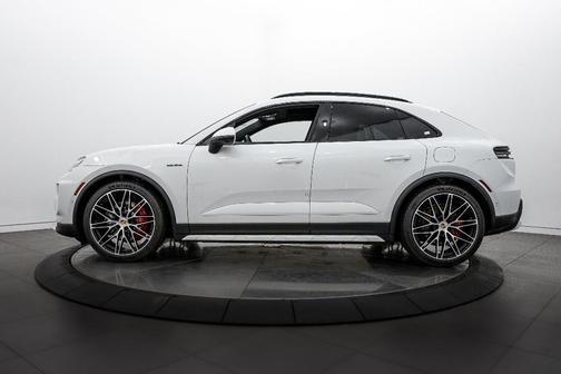 2025 Porsche Macan 4S