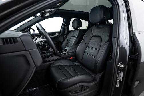 2025 Porsche Cayenne AWD