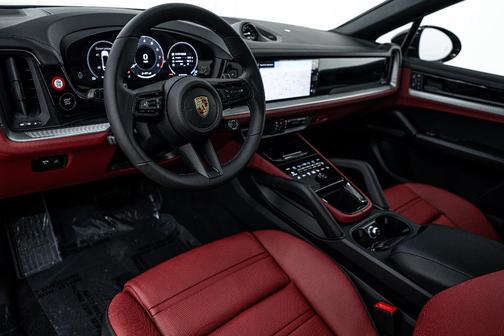 2025 Porsche Cayenne AWD