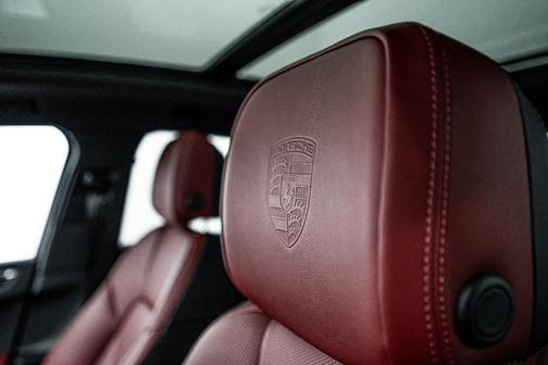 2025 Porsche Macan T