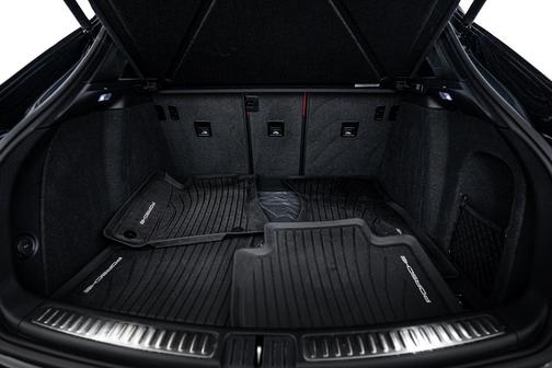 2025 Porsche Macan T