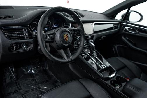 2025 Porsche Macan T