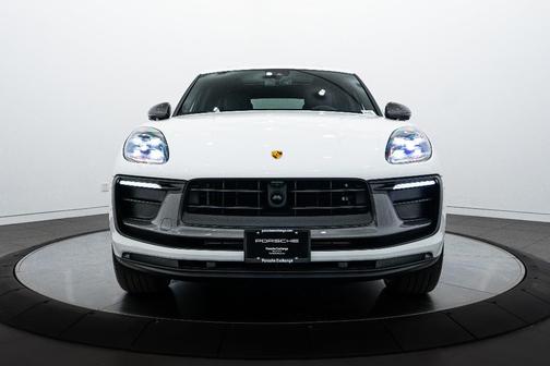 2025 Porsche Macan T