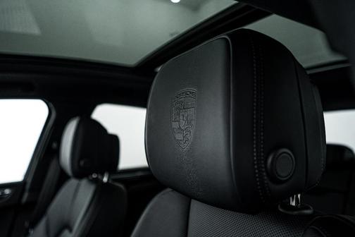 2025 Porsche Macan T