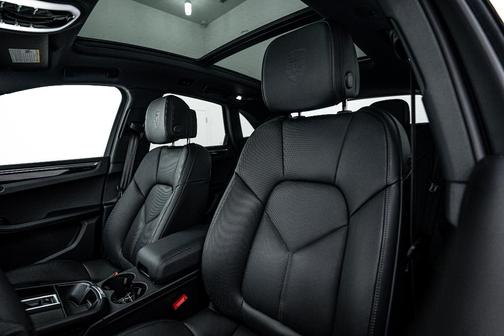 2025 Porsche Macan T