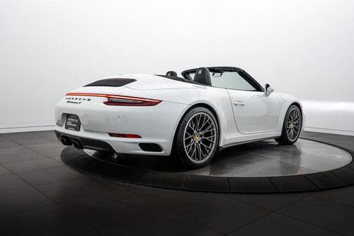 2019 Porsche 911 Carrera 4