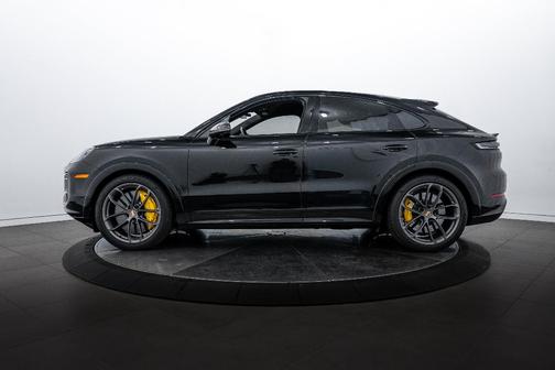 2025 Porsche Cayenne GTS