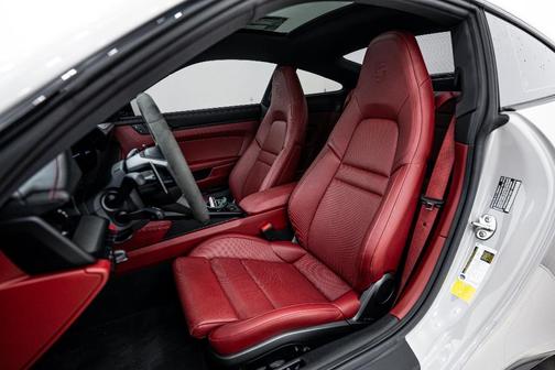 2024 Porsche 911 Carrera GTS