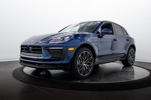Gentian Blue Metallic 2026 Porsche Macan Base