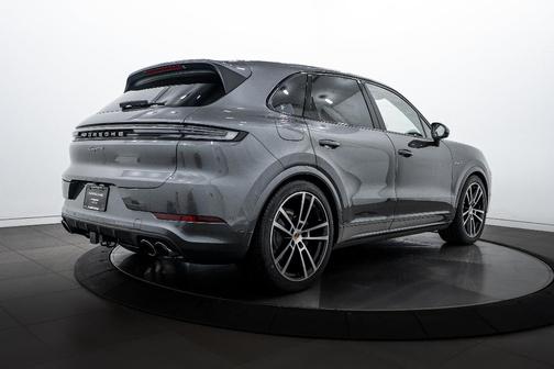 2026 Porsche Cayenne AWD