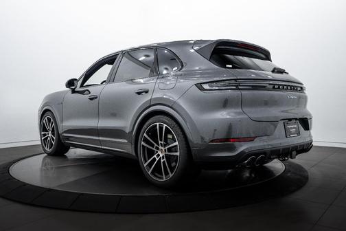 2026 Porsche Cayenne AWD