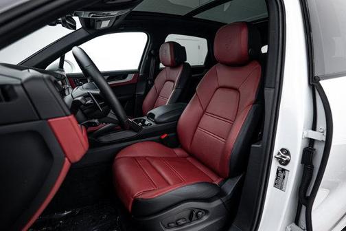 2025 Porsche Cayenne 