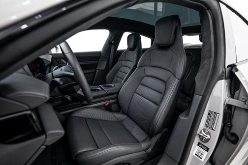 2022 Porsche Taycan Turbo S