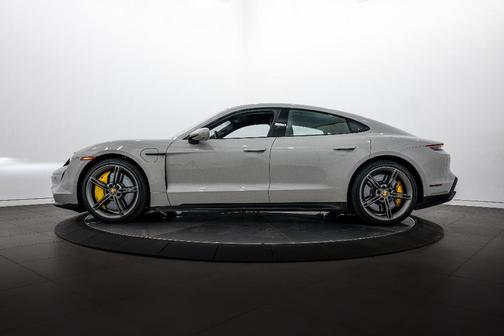 2022 Porsche Taycan Turbo S