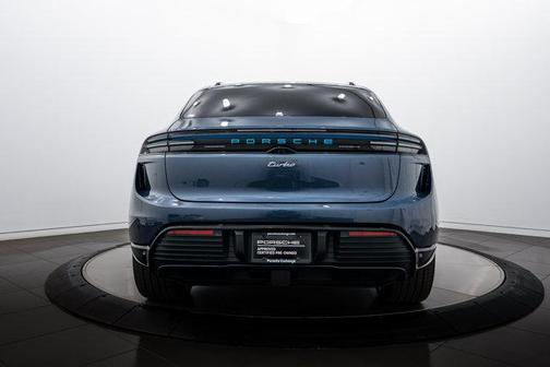 2025 Porsche Macan Turbo