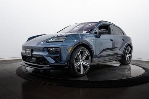 2025 Porsche Macan Turbo