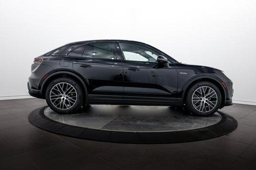 Jet Black Metallic 2026 Porsche Macan 4
