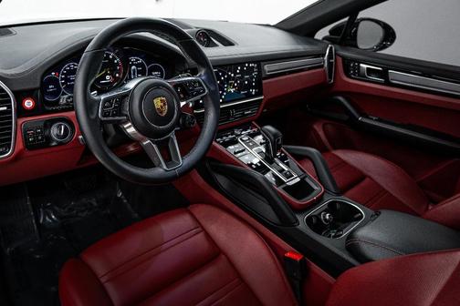 2023 Porsche Cayenne Platinum Edition