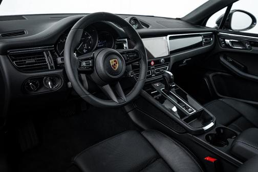 2025 Porsche Macan T