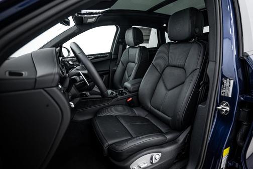 2025 Porsche Macan T