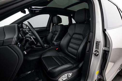 Chalk 2025 Porsche Macan GTS