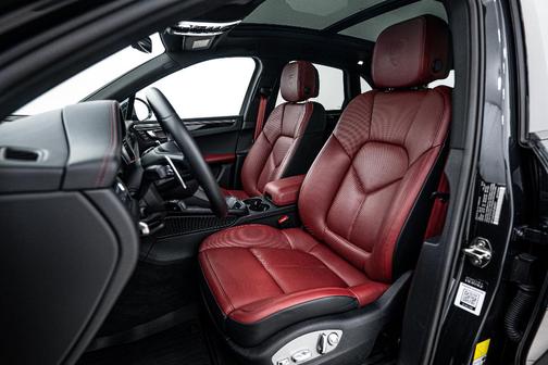 2023 Porsche Macan 