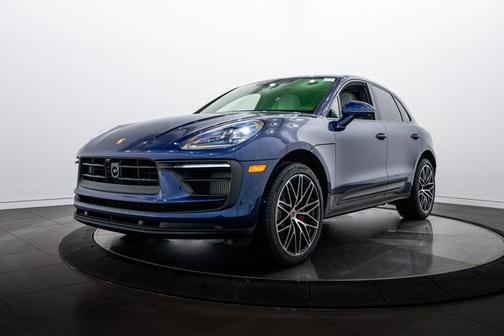 Gentian Blue Metallic 2026 Porsche Macan S