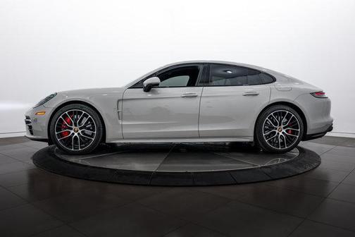 2021 Porsche Panamera Turbo S