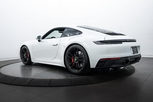 2022 Porsche 911 Carrera GTS