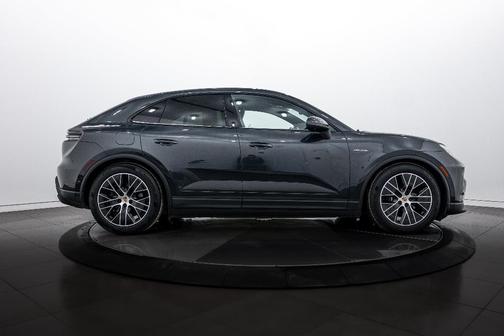 2025 Porsche Macan Macan Electric 4