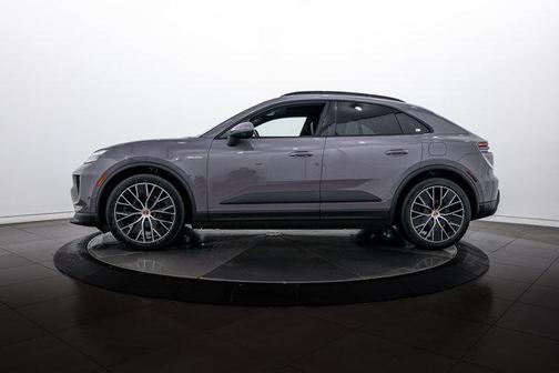 2026 Porsche Macan 4