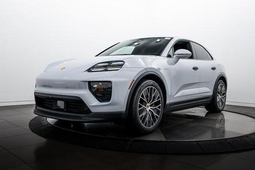 2026 Porsche Macan 4