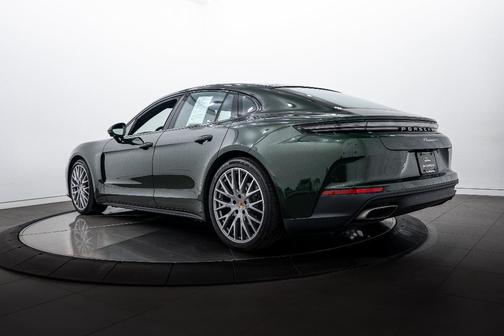 2025 Porsche Panamera 4