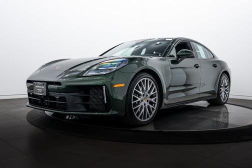 2025 Porsche Panamera 4