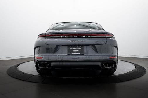2026 Porsche Panamera 4
