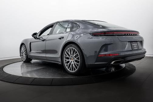 2026 Porsche Panamera 4
