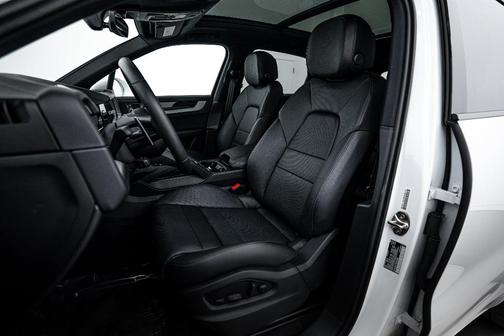 2025 Porsche Cayenne 