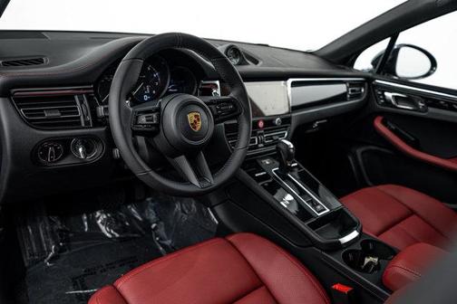 Volcano Grey Metallic 2026 Porsche Macan