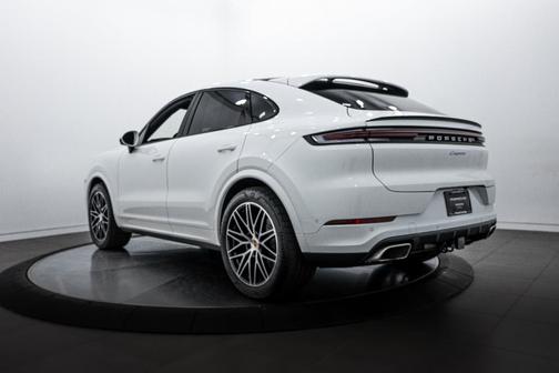 2025 Porsche Cayenne AWD