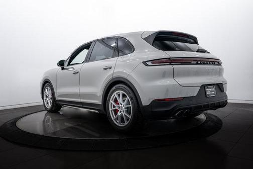 2025 Porsche Cayenne S