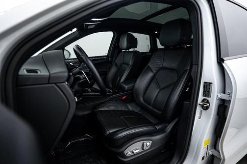 2022 Porsche Macan