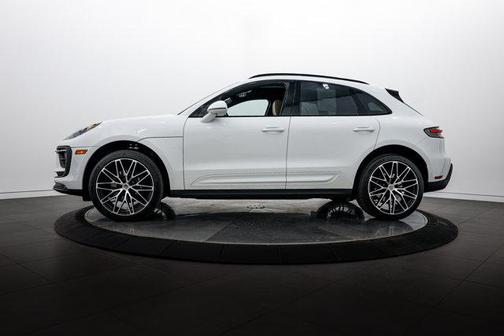 White 2023 Porsche Macan