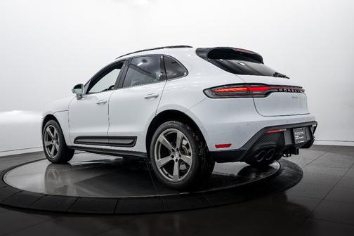2024 Porsche Macan 