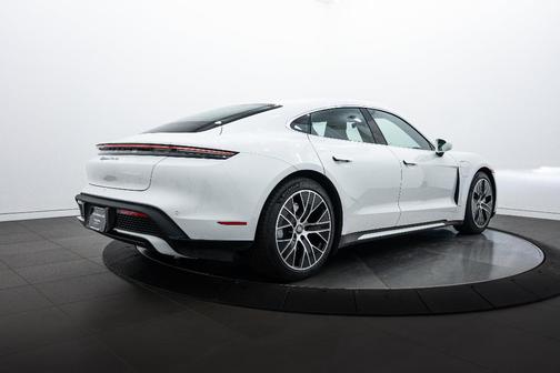 2023 Porsche Taycan Turbo