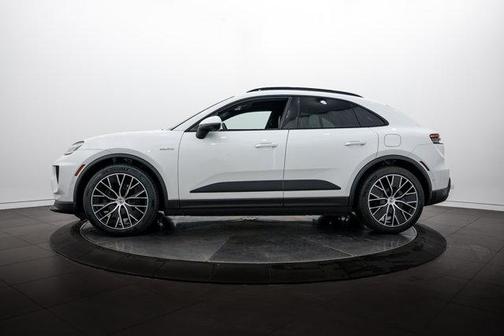 2026 Porsche Macan 4